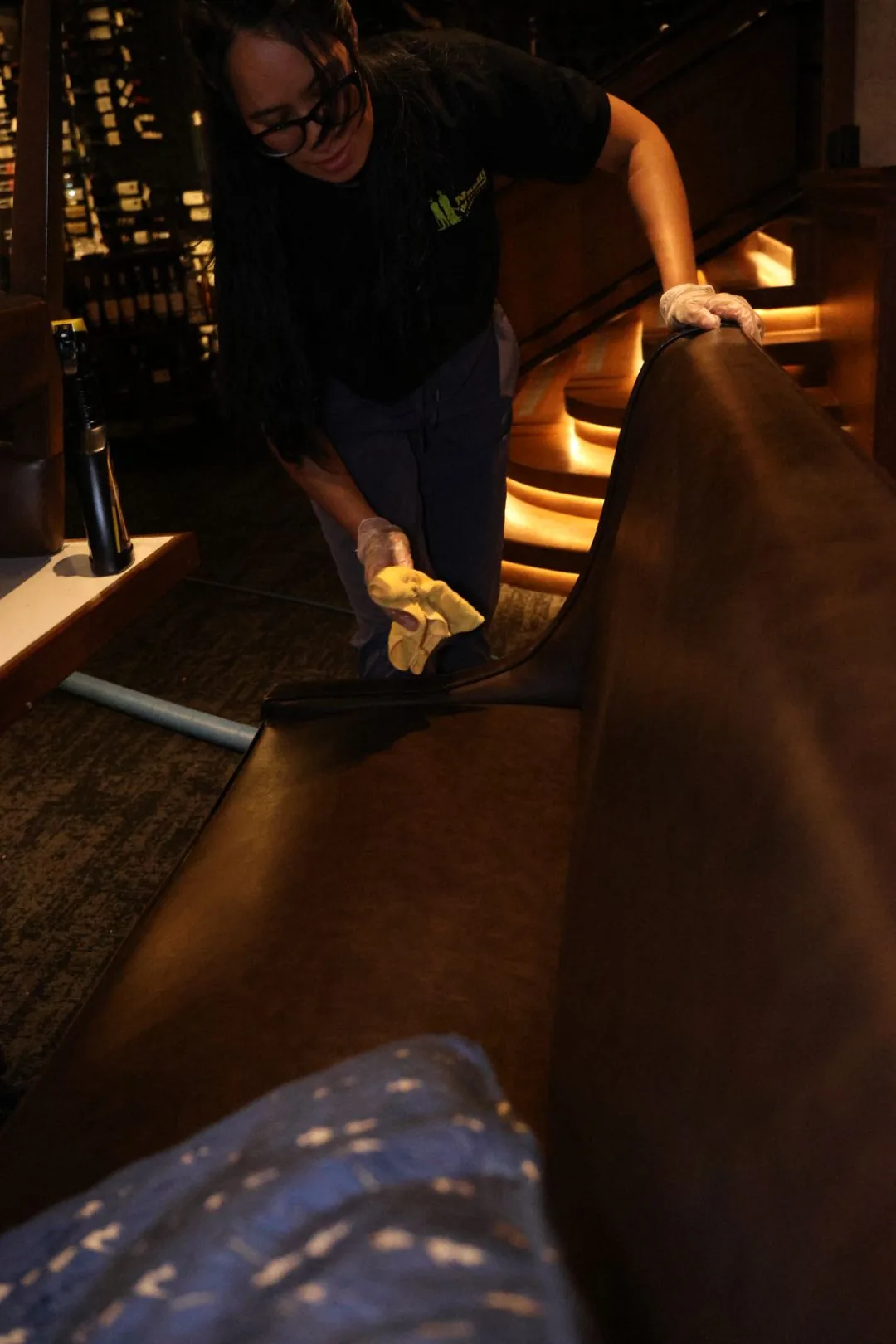 Detailed upholstered booth cleaning